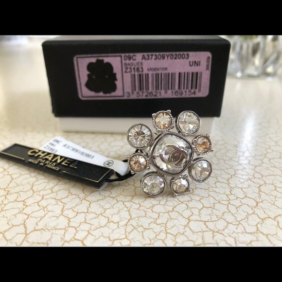 🌹AUTHENTIC CHANEL CRYSTAL RING - Picture 3 of 7